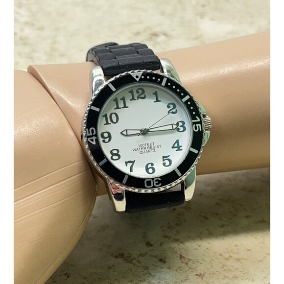 Modern Black Silicone Watch Unisex Quartz Water Resistant Silver Tone - Picture 7 of 8